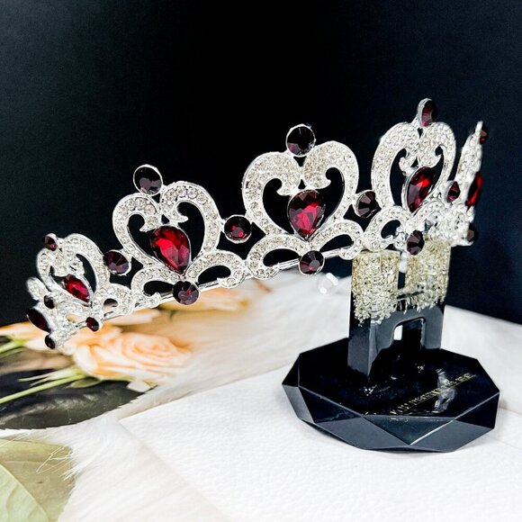 Burgundy Rhinestone Tiara. Silver tiara, Heart tiara, Flower girl crown, Gifts - Picture 4 of 9